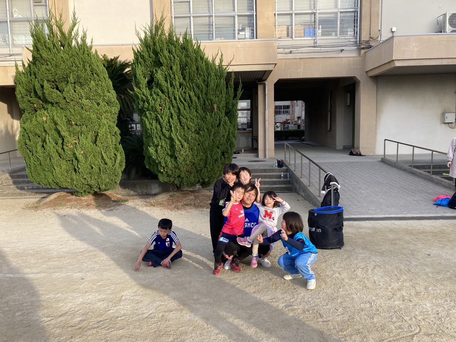 松原第３中学校でサッカー教室開催　12月9日